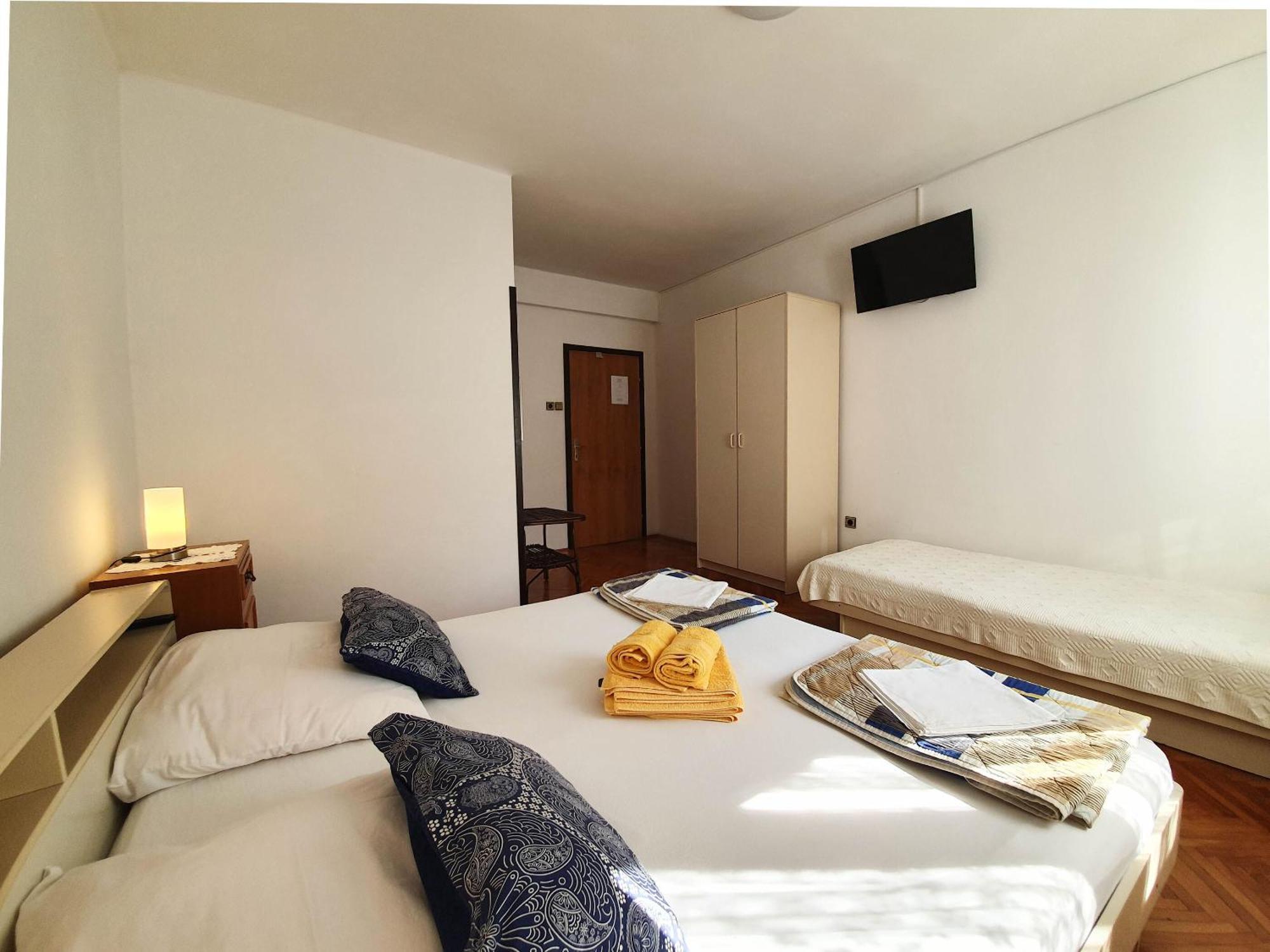 Rooms Zeljka 2 茨里克韦尼察 外观 照片